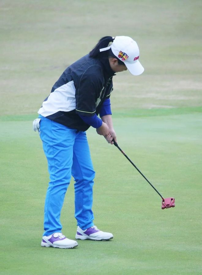 匈牙利队表现强劲，斩获个人赛冠军的简单介绍