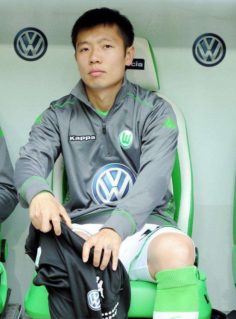 西甲劲旅赛后新闻发布会，关键球员受访感言真挚的简单介绍