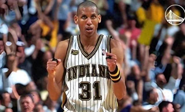 关于步行者队员多点开花击败对手赢得赛季首胜的信息