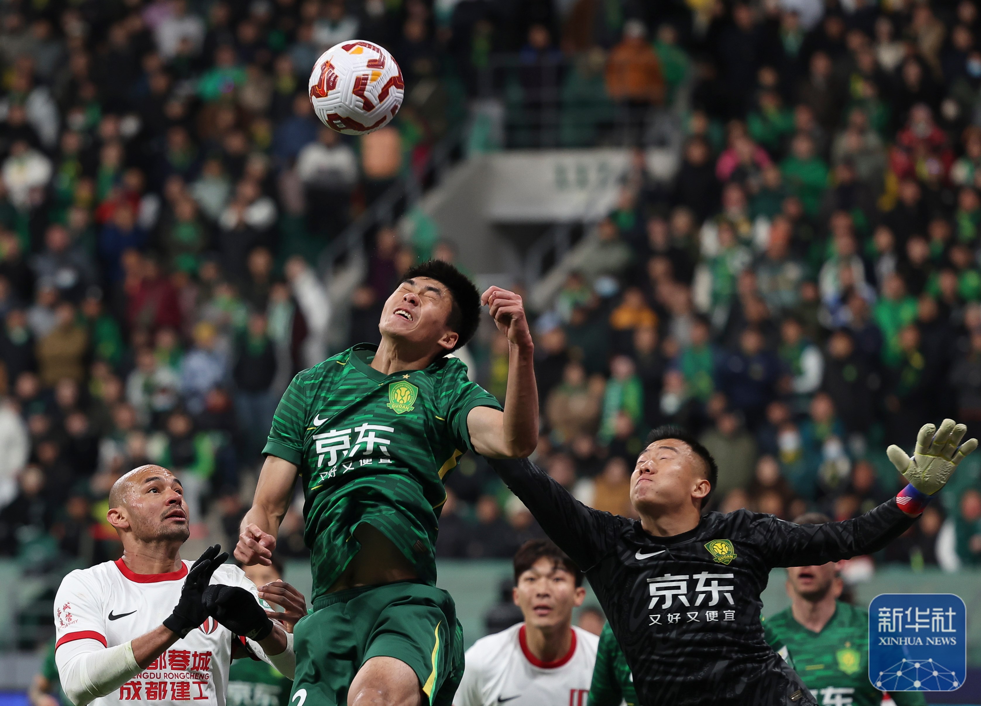 包含比赛中场面激动人心,各方球队尽展拼搏精神的词条 包含比赛中场面激动人心,各方球队尽展拼搏精神的词条