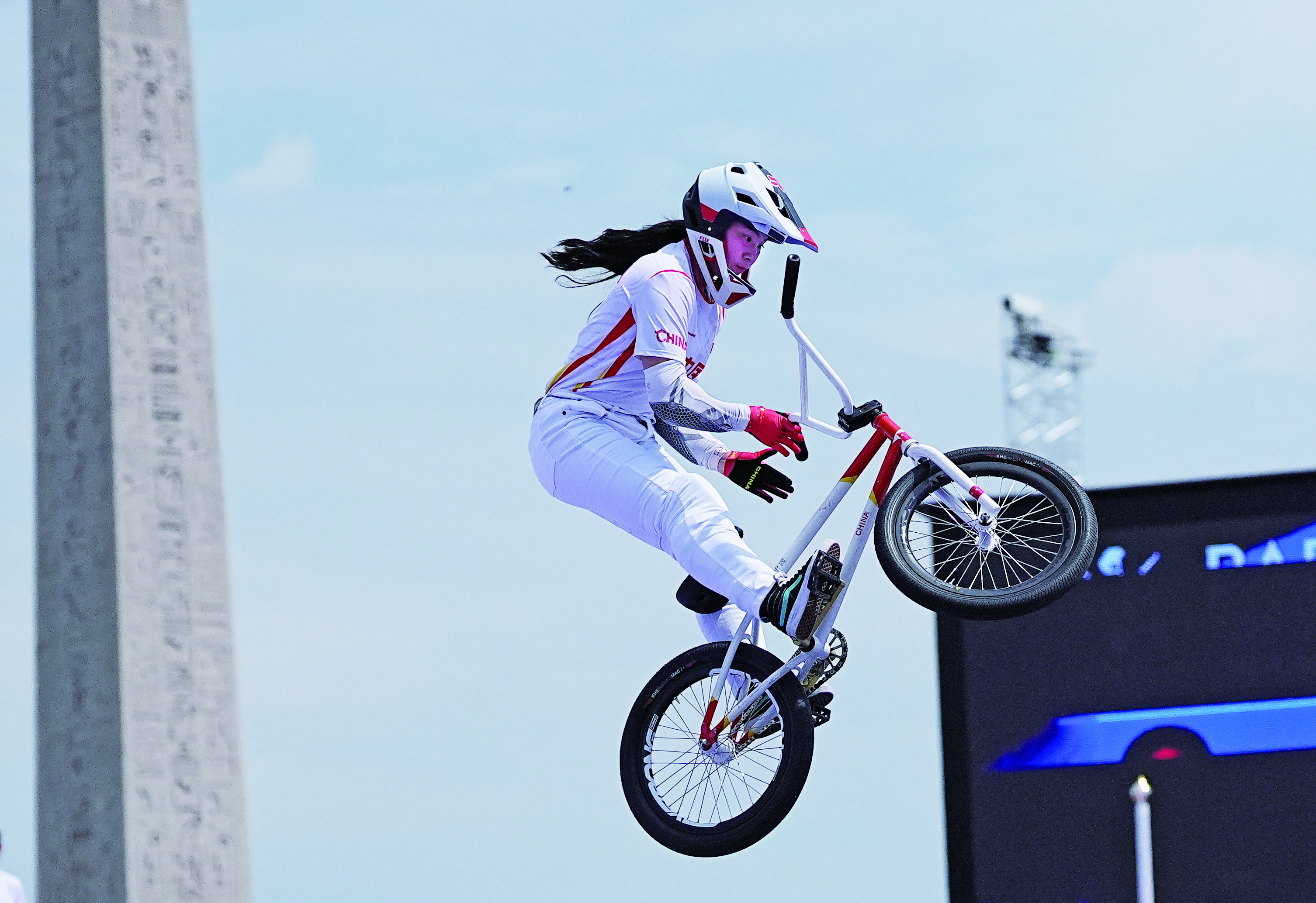 体育健儿飒爽亮相，呈现出强烈的竞技激情