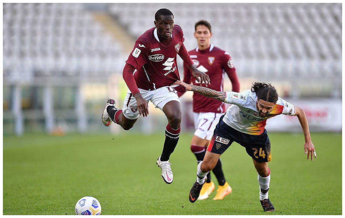 包含佛罗伦萨客场丢点，保级之路仍需努力的词条