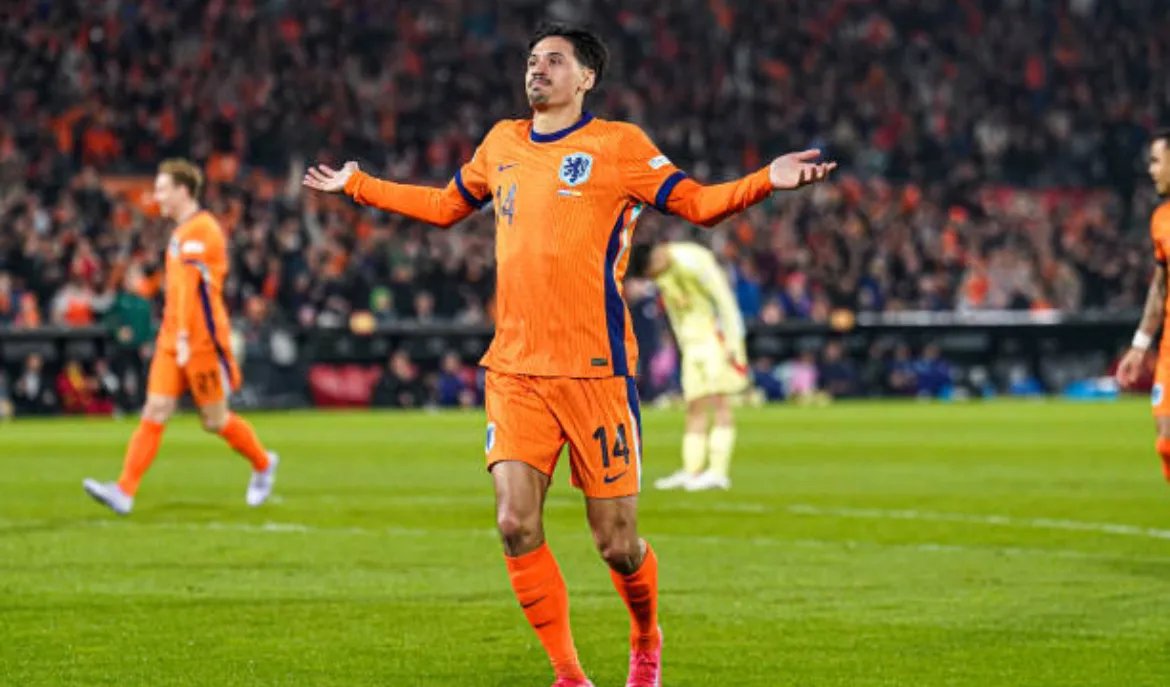 紧张关键的足球对决中球员发挥出色的简单介绍 紧张关键的足球对决中球员发挥出色的简单介绍