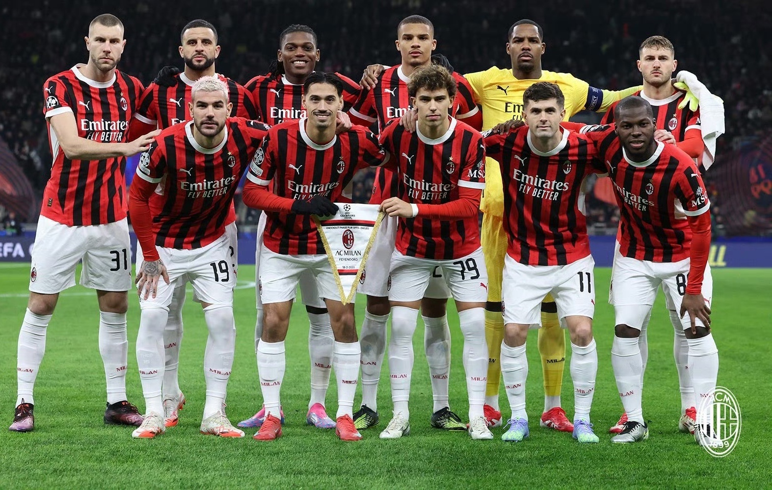 包含AC米兰豪取八连胜，继续领跑意甲积分榜的词条